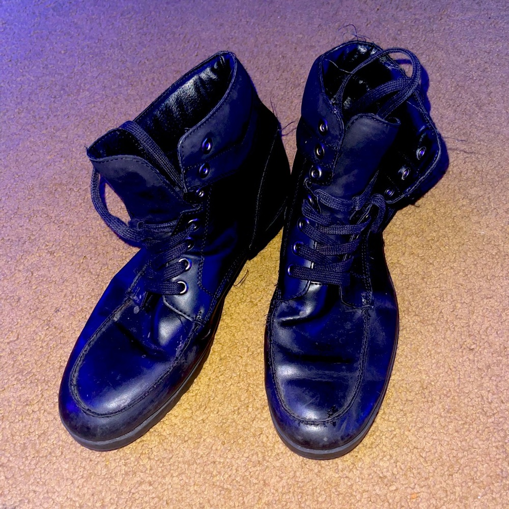 Combat boots